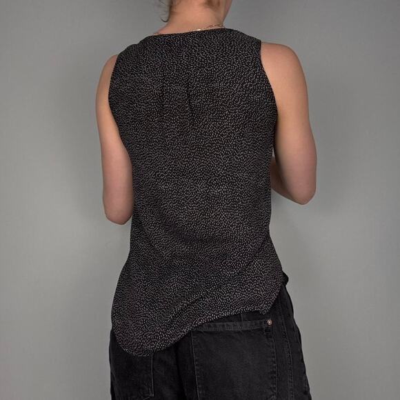 Loft Black tan dotted patterned sleeveless blouse Henley button up - size XXSP - Picture 7 of 8